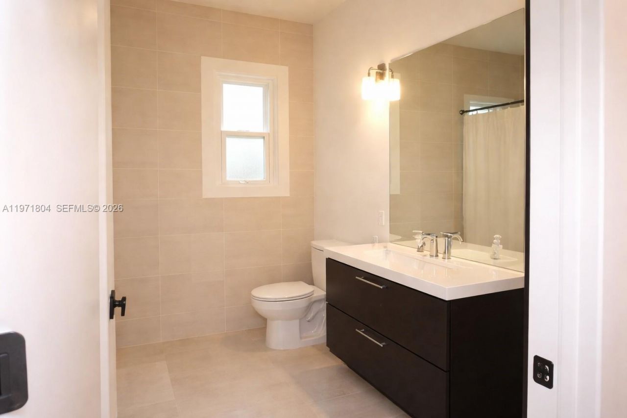 640 NE 71st St, Miami, FL 33138 Photo