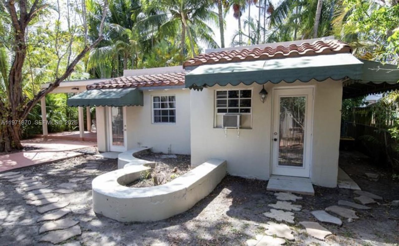 3050 Alton Rd, Miami Beach, FL 33140 Photo