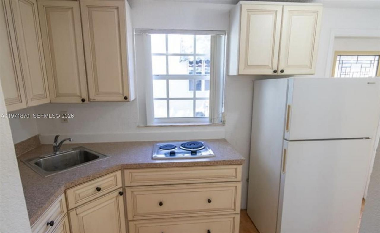 3050 Alton Rd, Miami Beach, FL 33140 Photo