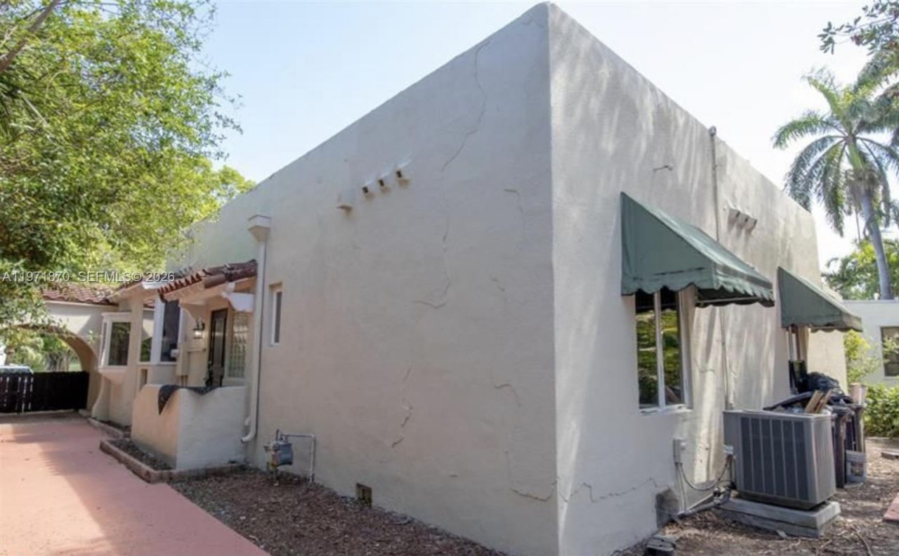 3050 Alton Rd, Miami Beach, FL 33140 Photo