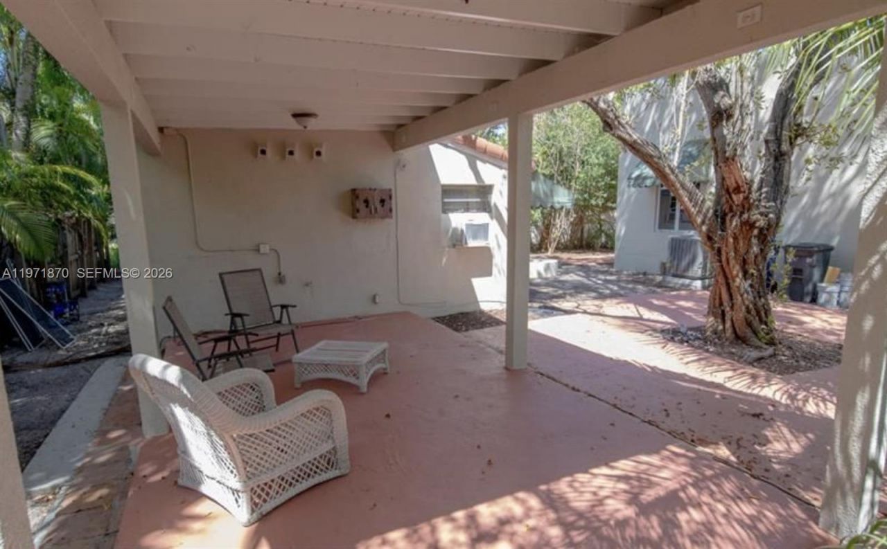 3050 Alton Rd, Miami Beach, FL 33140 Photo