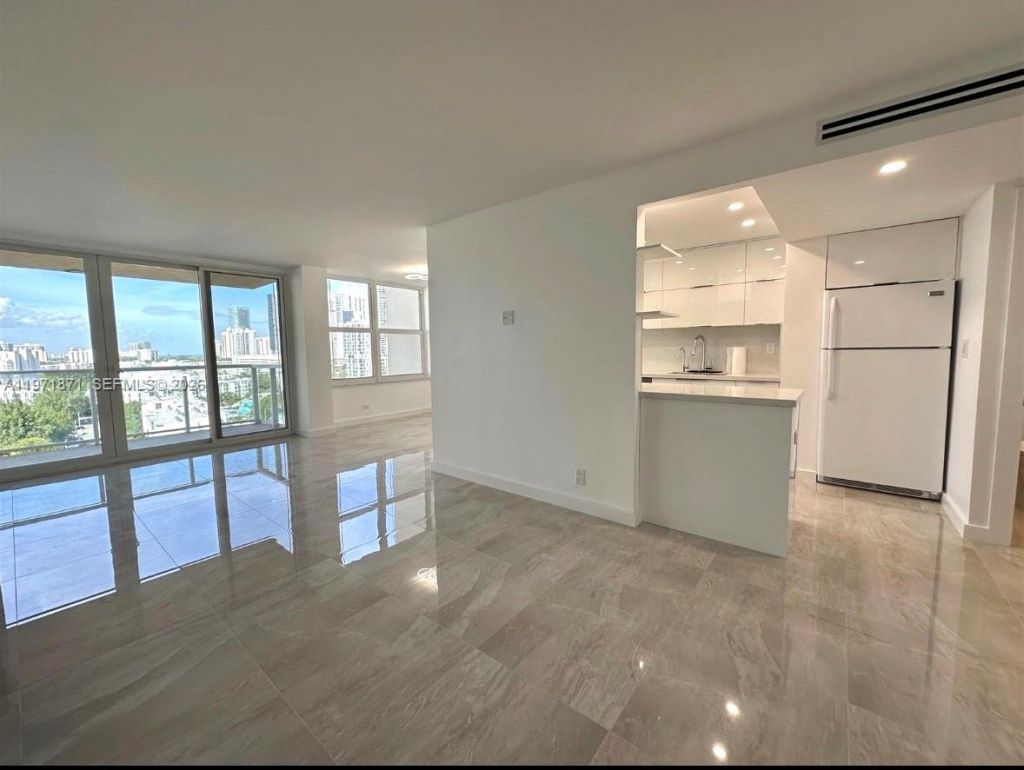 230 174th St, Unit 1505, Sunny Isles Beach, FL 33160 Photo