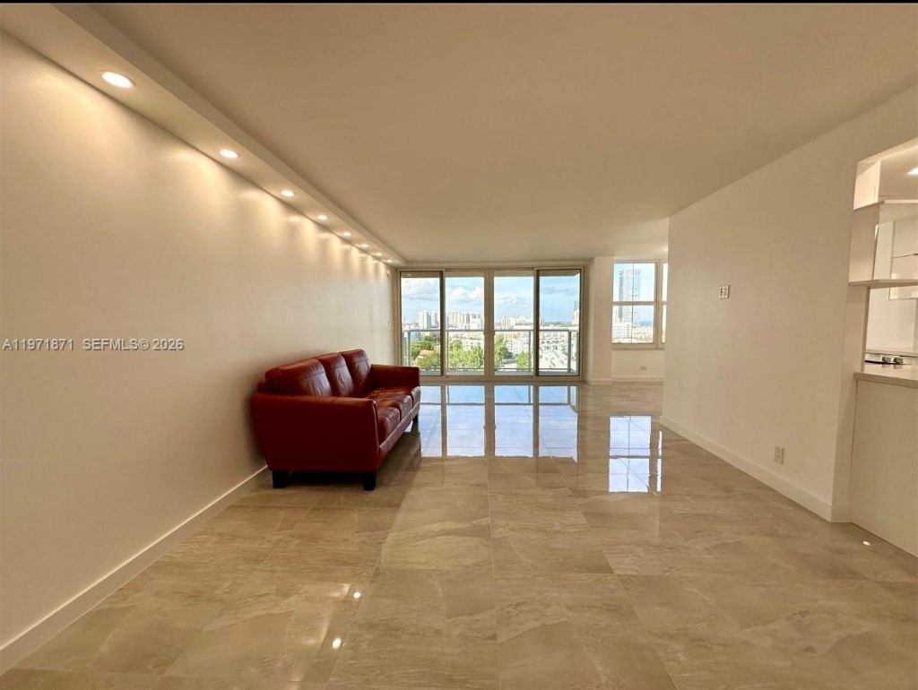 230 174th St, Unit 1505, Sunny Isles Beach, FL 33160 Photo