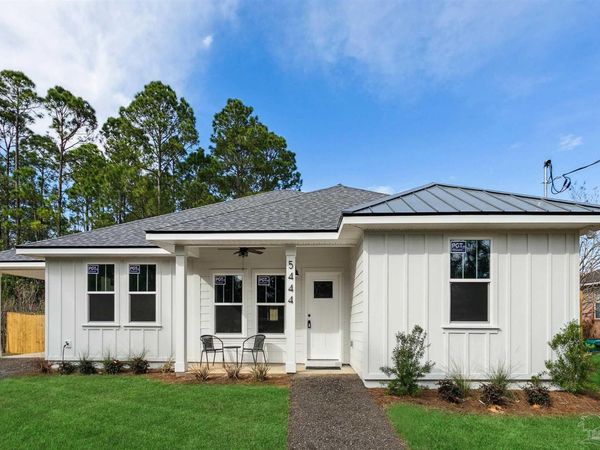 5444 Yuma Ct, Gulf Breeze, FL 32563