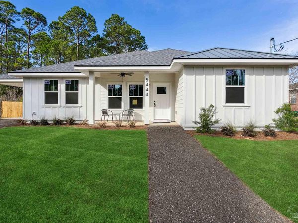 5444 Yuma Ct, Gulf Breeze, FL 32563