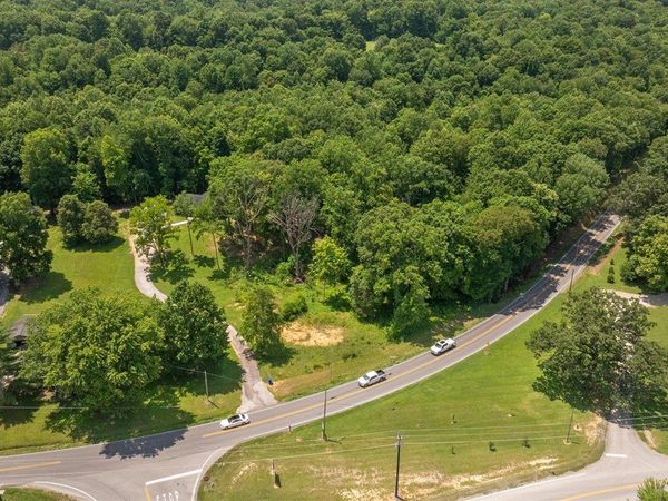 2815 Franklin Road , Scottsville, KY 42164