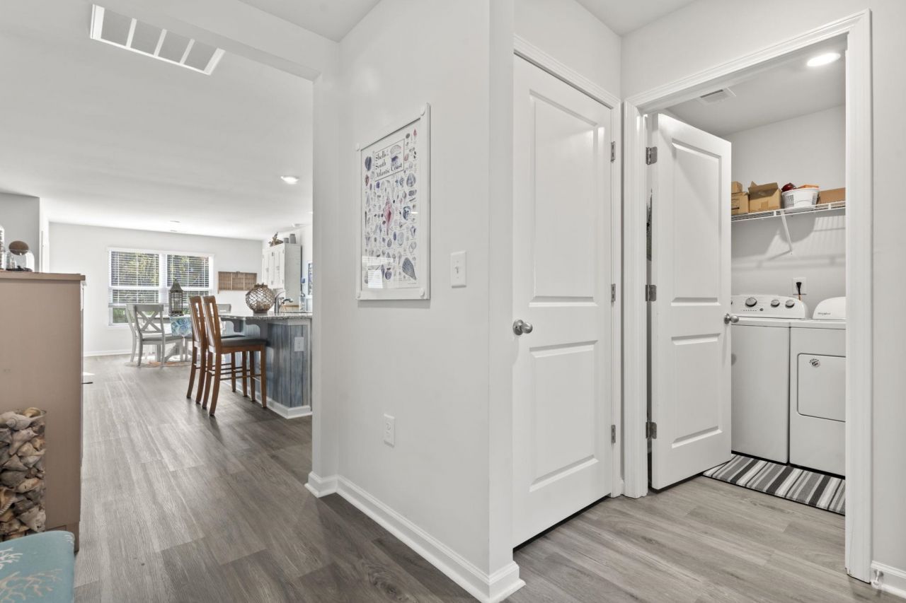 615 Norwich Ln. Photo 10