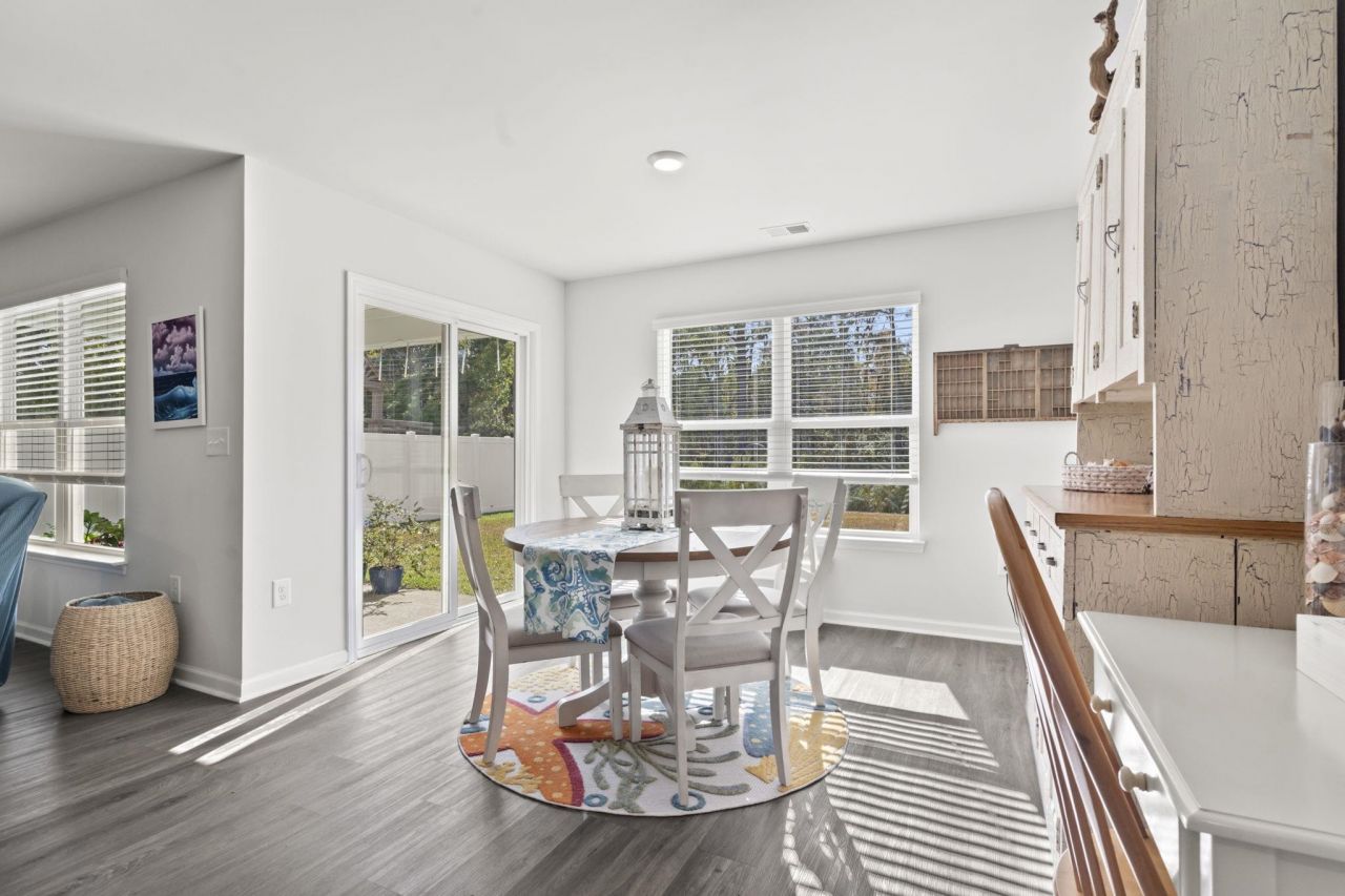 615 Norwich Ln. Photo 18