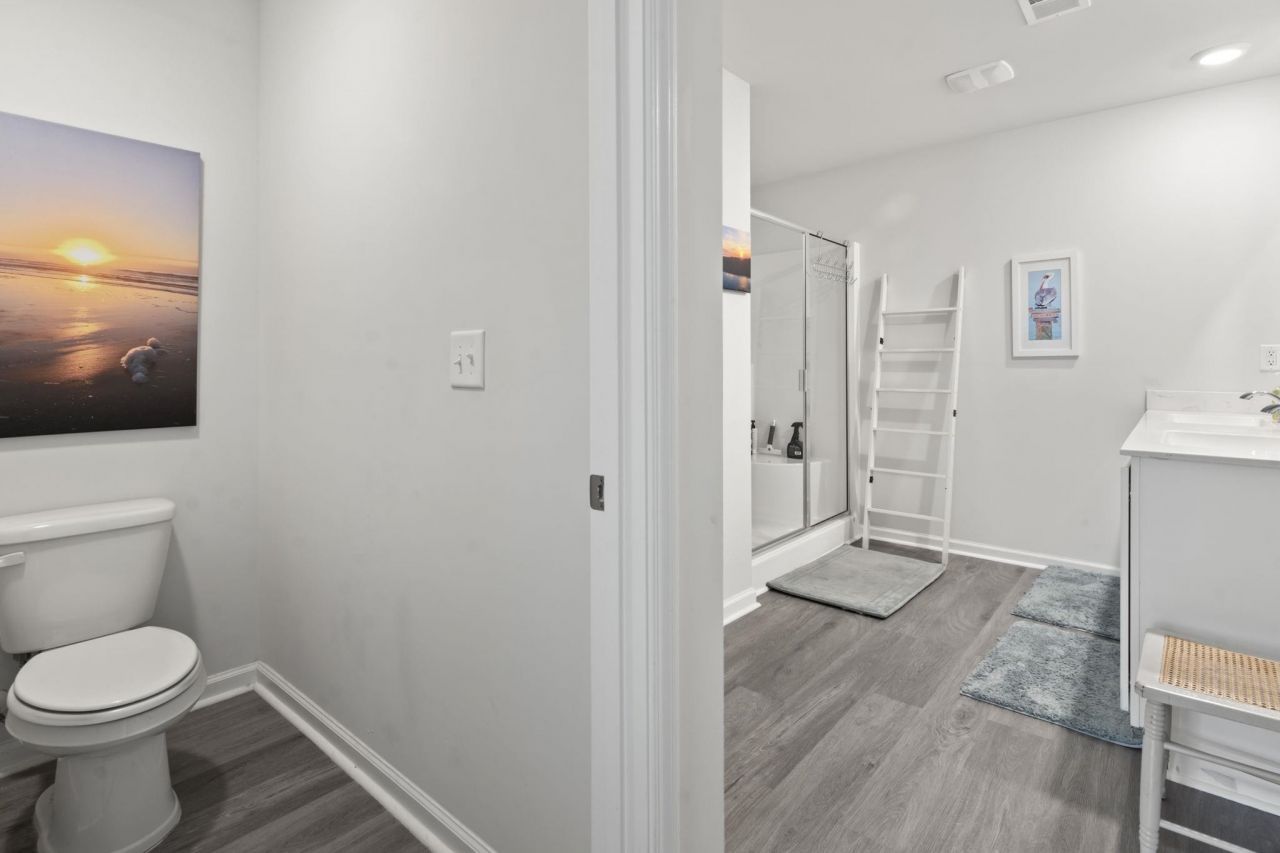 615 Norwich Ln. Photo 27