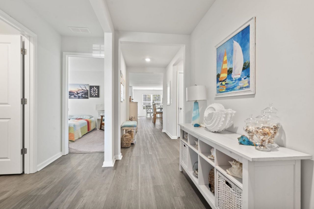 615 Norwich Ln. Photo 4