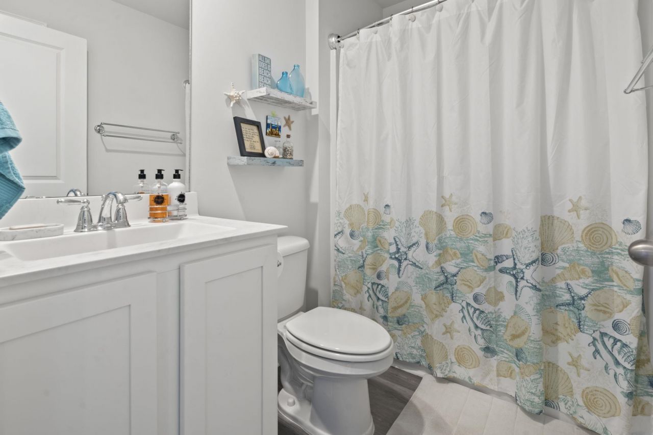 615 Norwich Ln. Photo 7