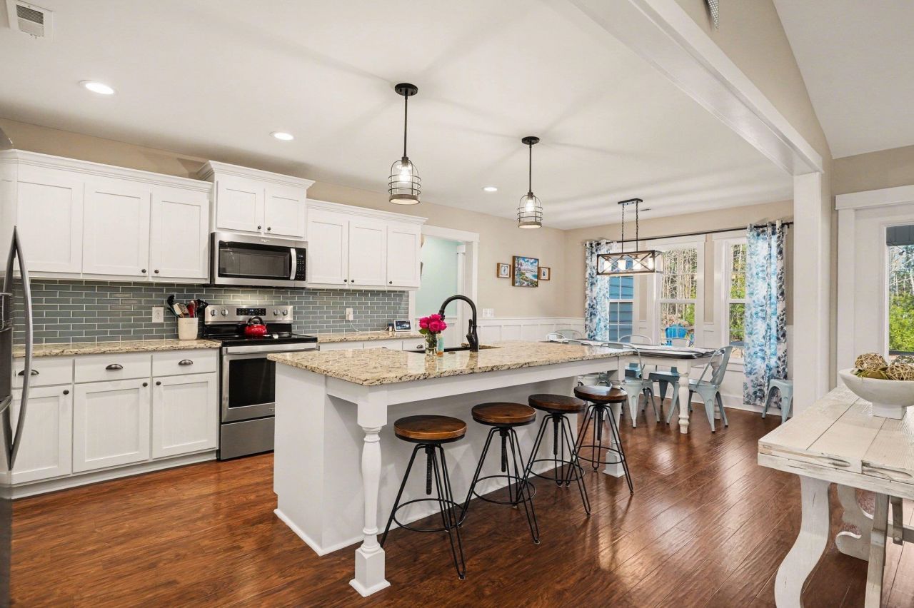 141 Penn Circle Photo 12