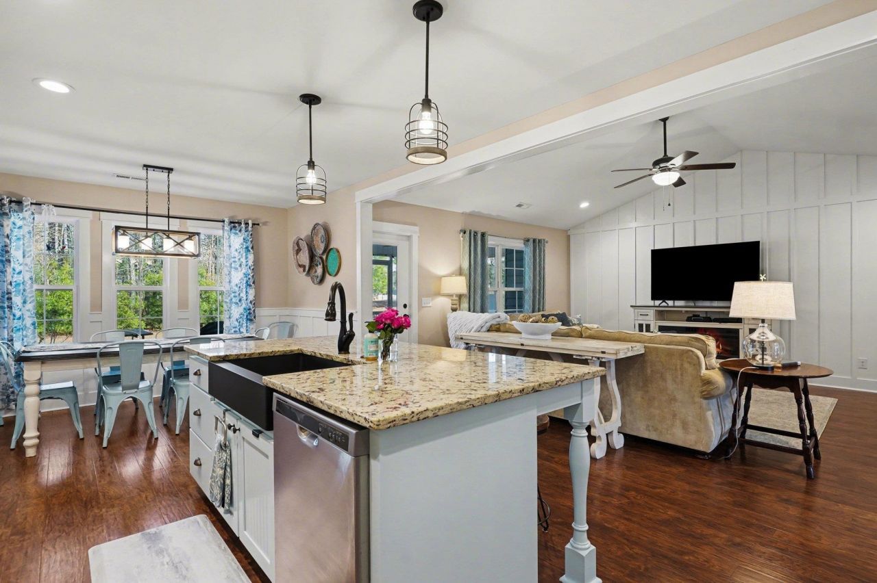 141 Penn Circle Photo 13