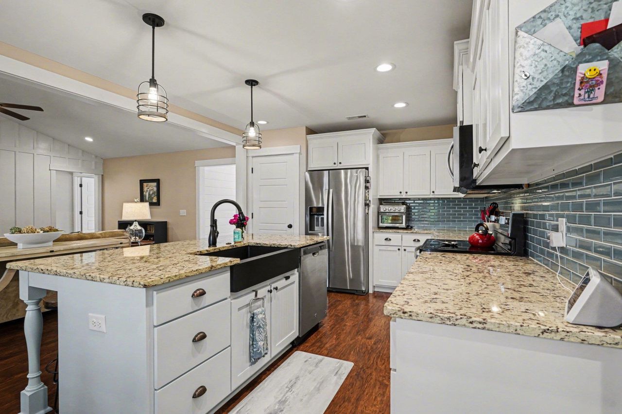 141 Penn Circle Photo 14