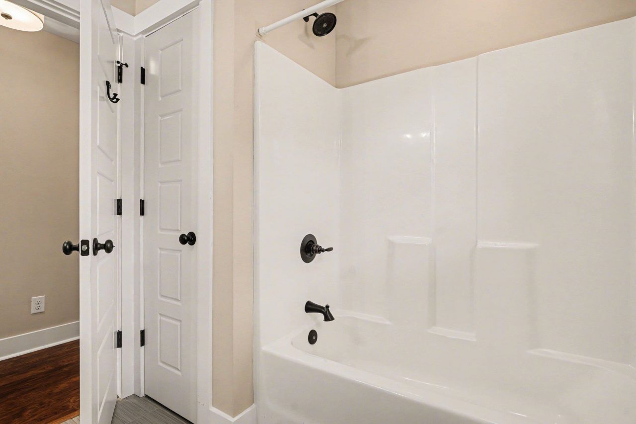 141 Penn Circle Photo 17