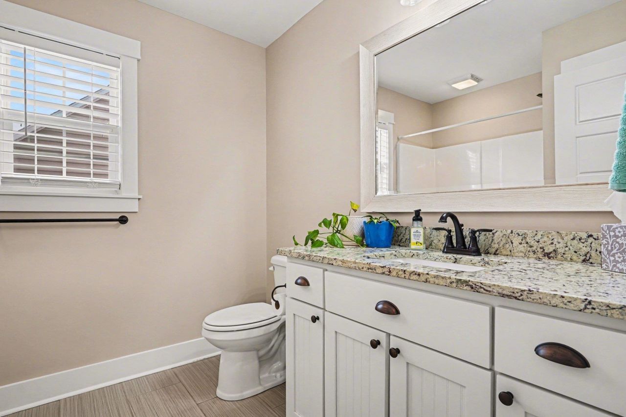 141 Penn Circle Photo 18