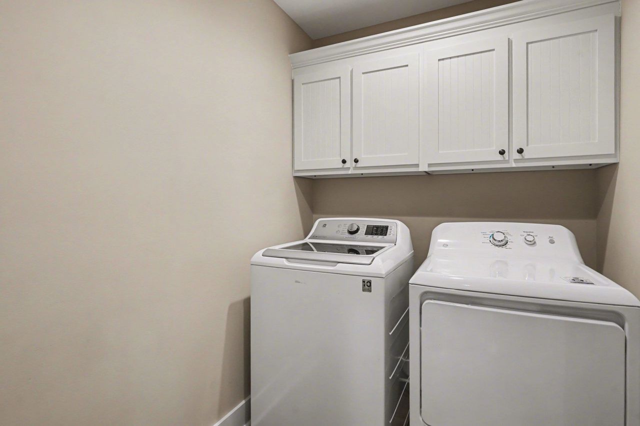 141 Penn Circle Photo 19