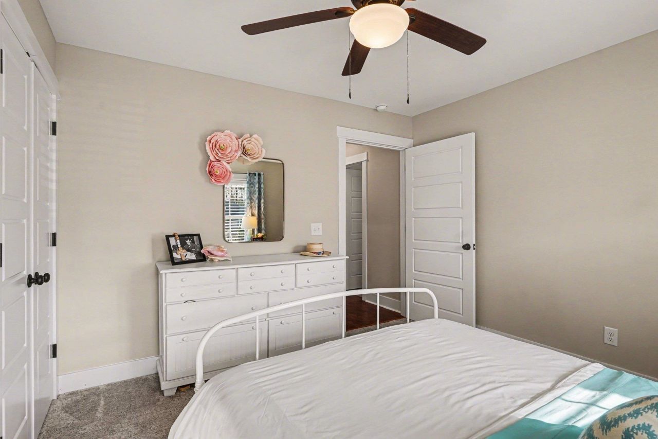 141 Penn Circle Photo 21