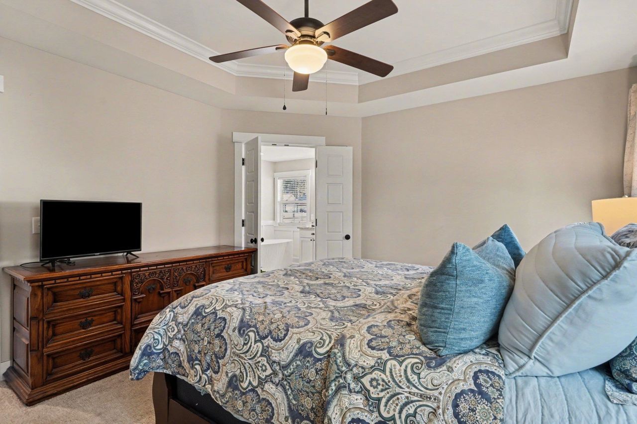 141 Penn Circle Photo 23