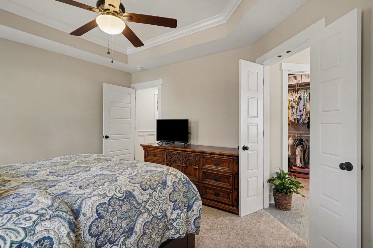 141 Penn Circle Photo 24