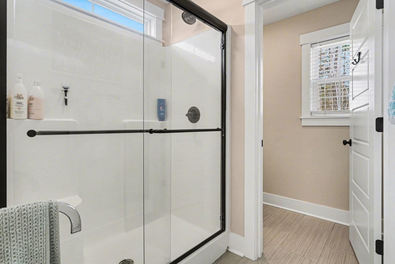 141 Penn Circle Photo 26