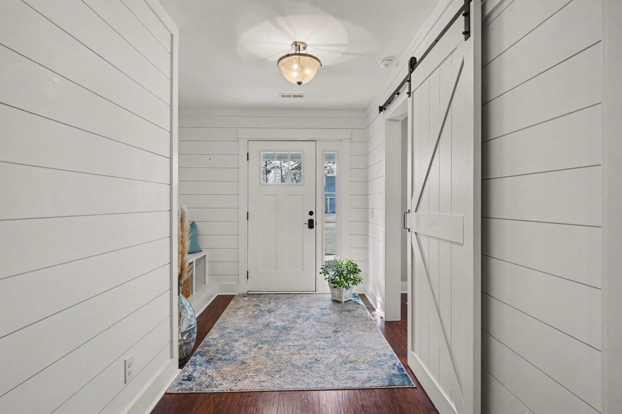 141 Penn Circle Photo 6