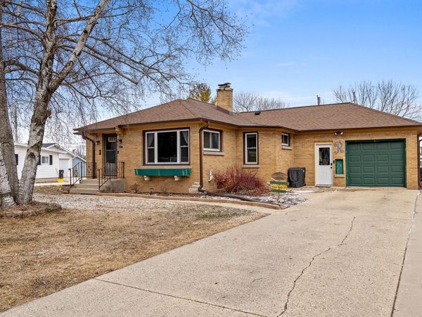 610 Leavens AVENUE, Sheboygan Falls, WI 53085