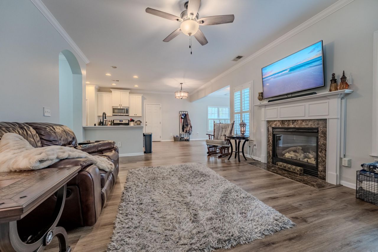 1905 Bristle Pine Court Photo 10