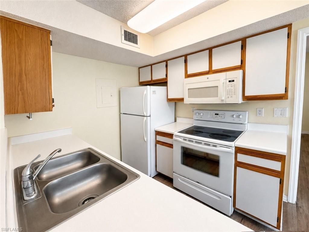 12591 Equestrian Cir, Unit 1202, Fort Myers, FL 33907 Photo