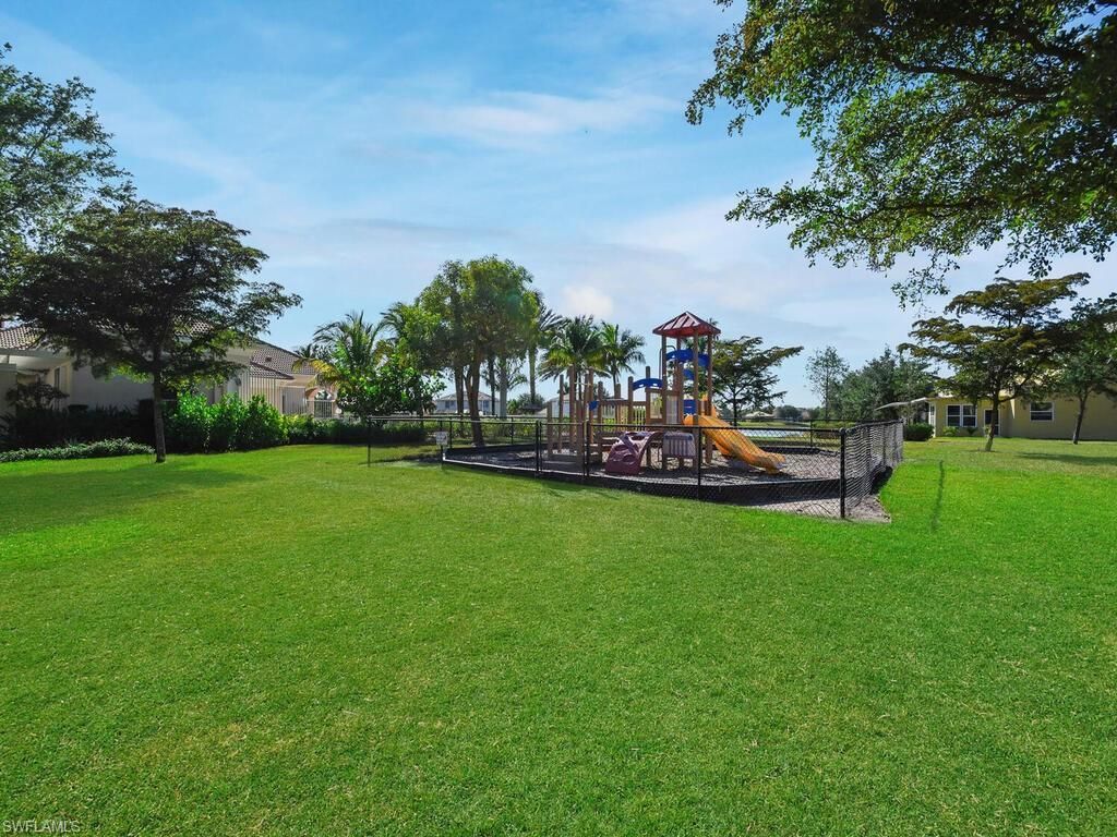 1477 Weeping Willow Ct, Cape Coral, FL 33909 Photo