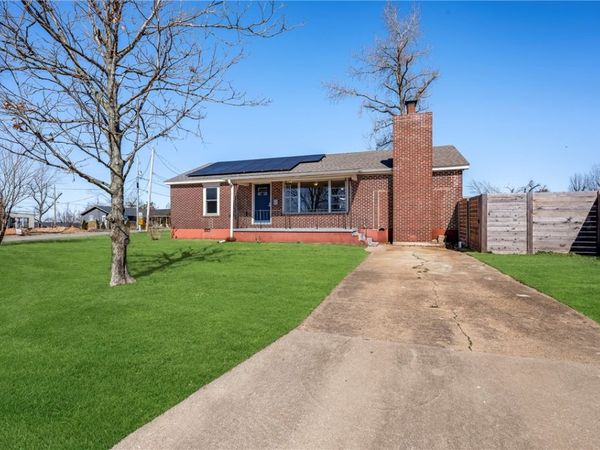 805 W Norwood Street, Rogers, AR 72756