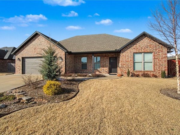 2337 Stonemill Drive, Fayetteville, AR 72701