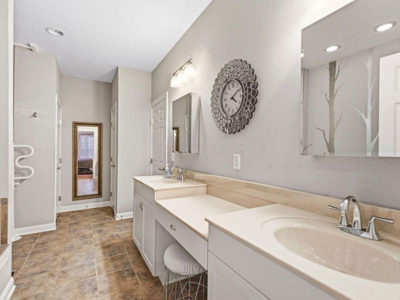 8033 Hillingdon Drive, Powell, OH 43065 Photo 22