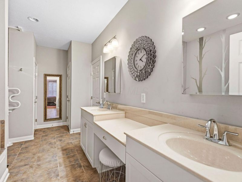 8033 Hillingdon Drive, Powell, OH 43065 Photo 24