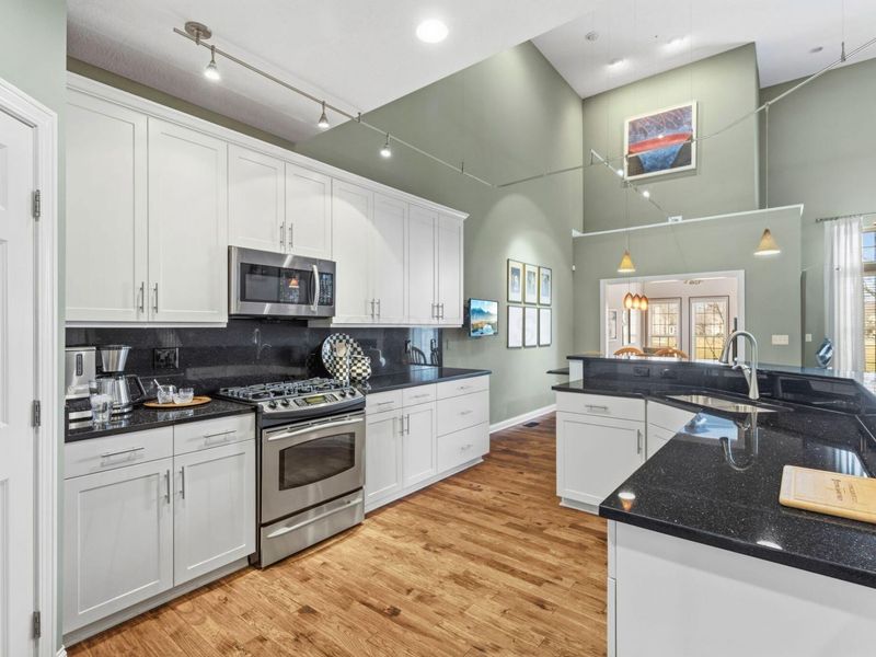 8033 Hillingdon Drive, Powell, OH 43065 Photo 9