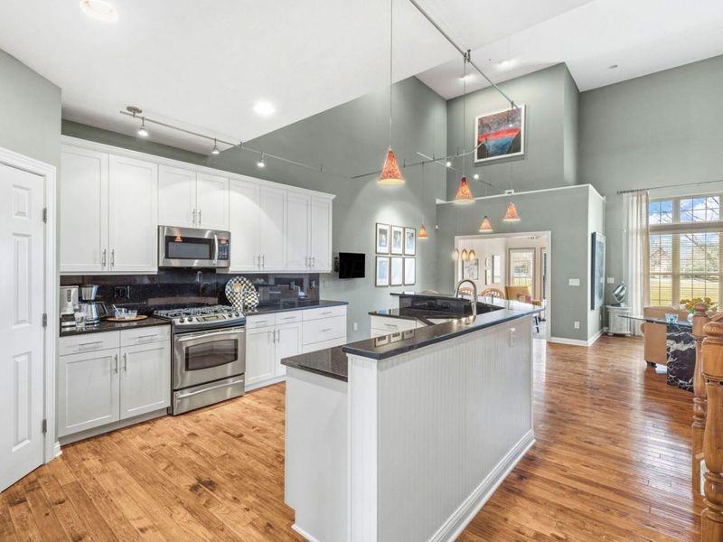 8033 Hillingdon Drive, Powell, OH 43065 Photo 9