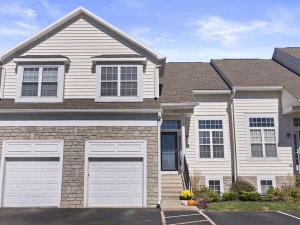 7016 Churchill Downs Drive, Unit 7, New Albany, OH 43054