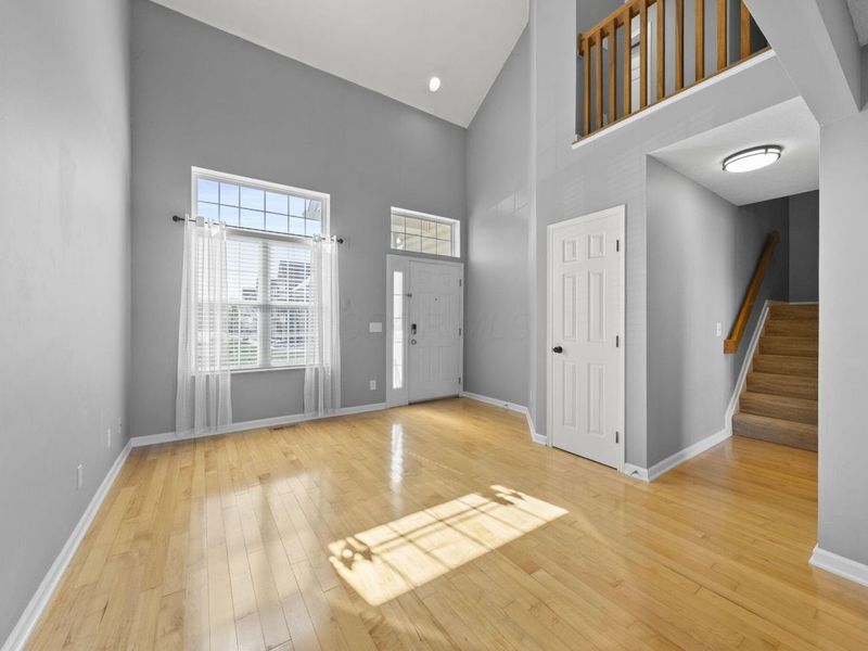 7016 Churchill Downs Drive, Unit 7, New Albany, OH 43054 Photo 2