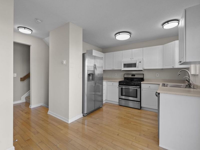 7016 Churchill Downs Drive, Unit 7, New Albany, OH 43054 Photo 6