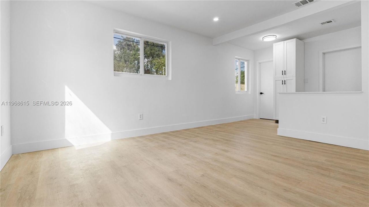 1735 NW 126th St, Miami, FL 33167 Photo