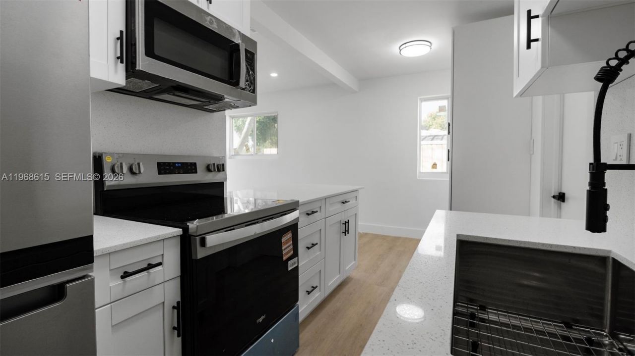 1735 NW 126th St, Miami, FL 33167 Photo