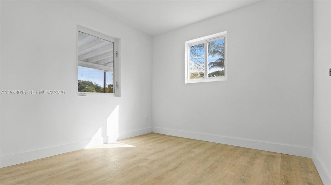 1735 NW 126th St, Miami, FL 33167 Photo