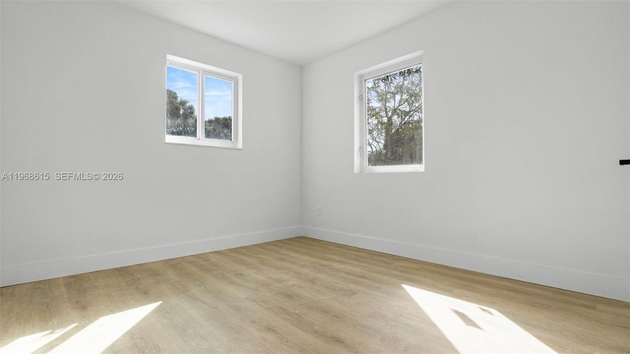 1735 NW 126th St, Miami, FL 33167 Photo