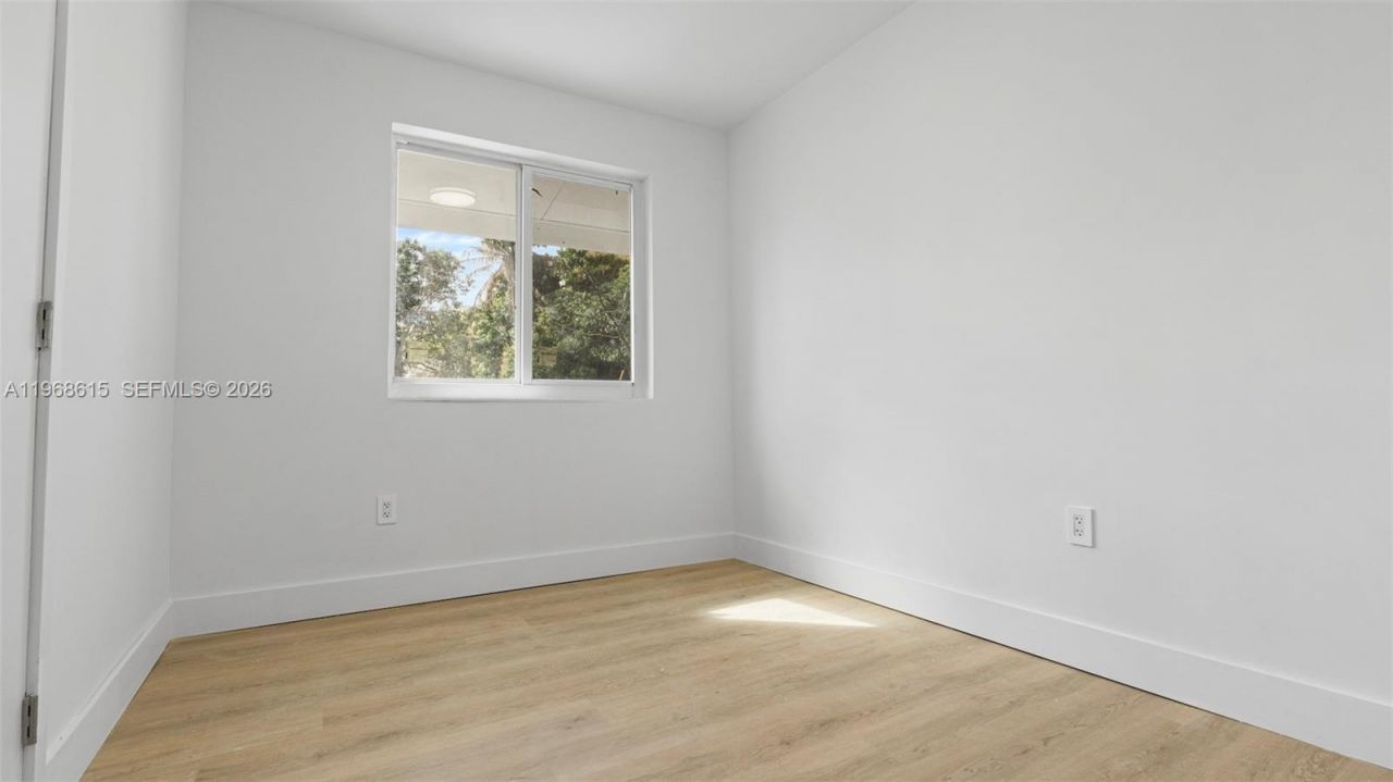 1735 NW 126th St, Miami, FL 33167 Photo