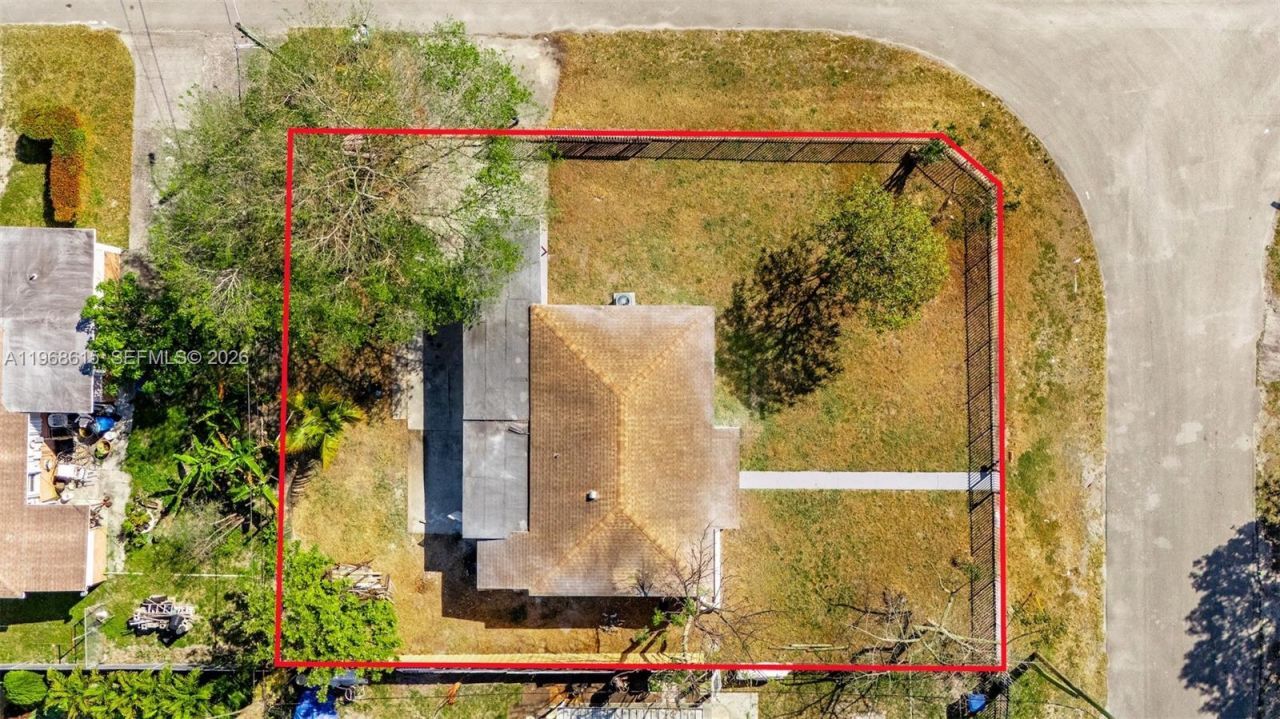 1735 NW 126th St, Miami, FL 33167 Photo