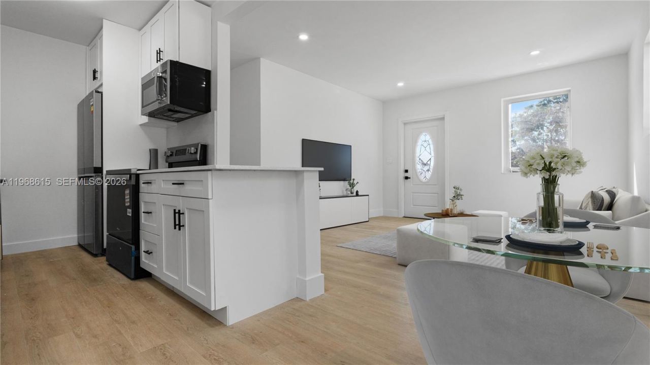 1735 NW 126th St, Miami, FL 33167 Photo