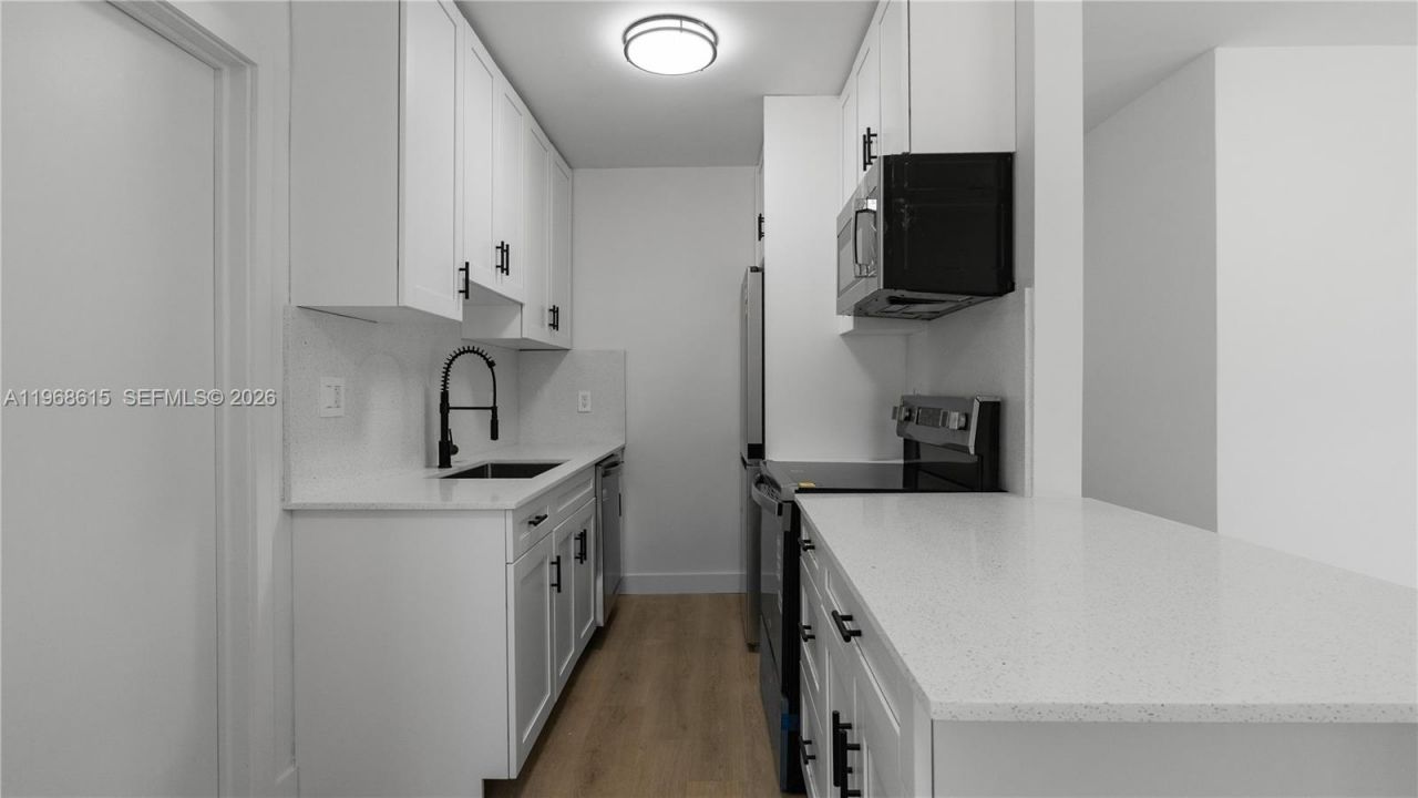 1735 NW 126th St, Miami, FL 33167 Photo