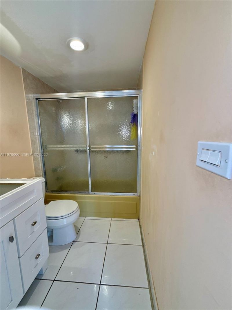 2150 Sans Souci Blvd, Unit B811, North Miami, FL 33181 Photo