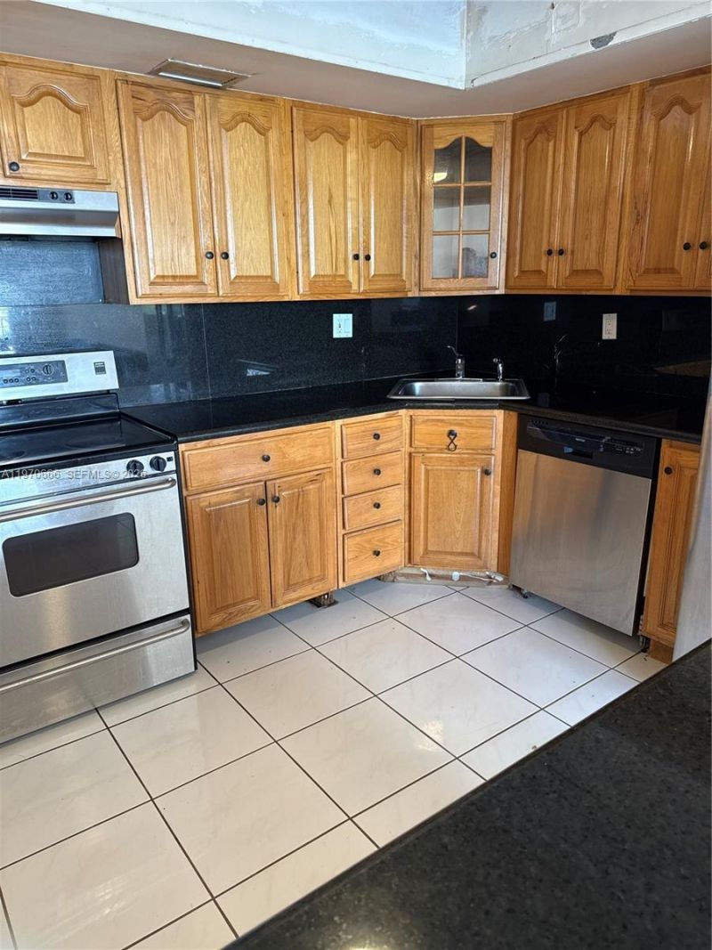 2150 Sans Souci Blvd, Unit B811, North Miami, FL 33181 Photo