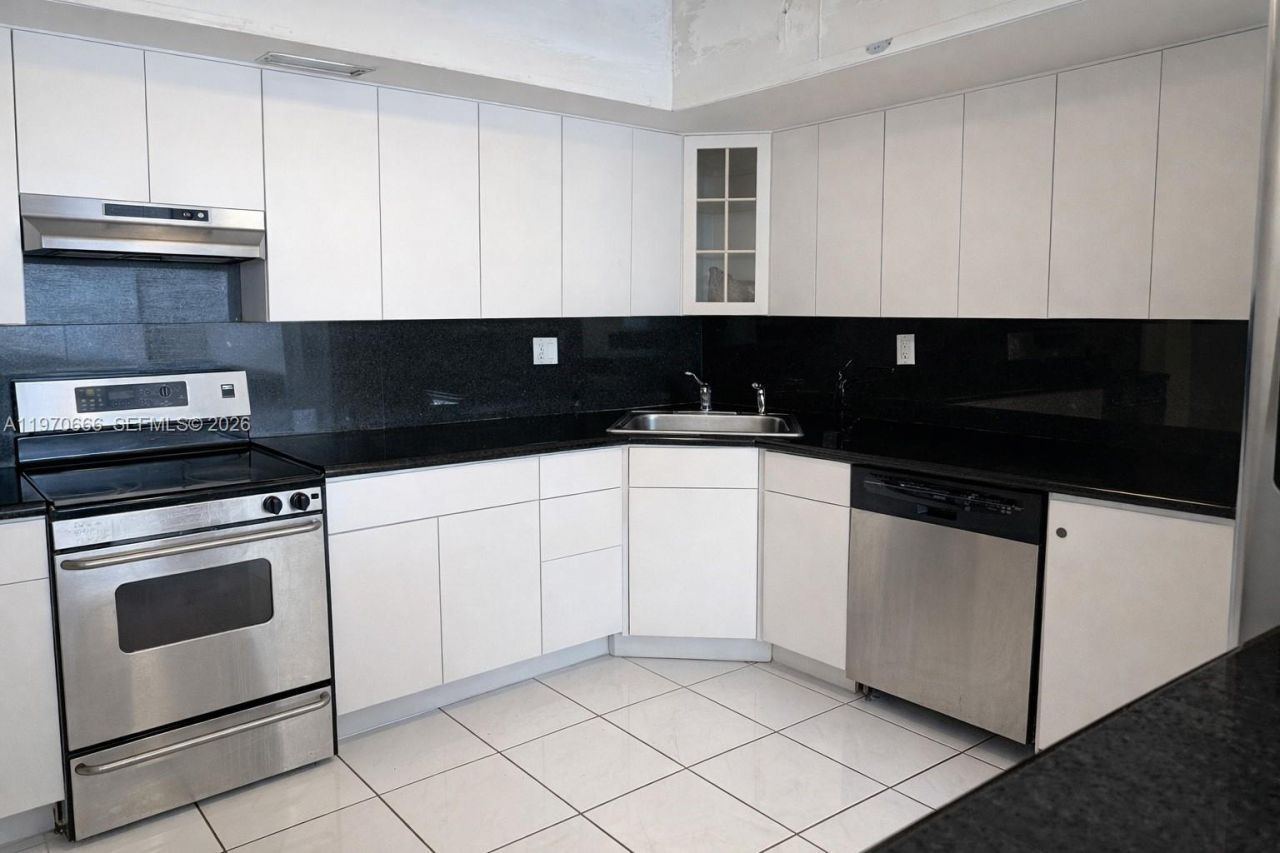 2150 Sans Souci Blvd, Unit B811, North Miami, FL 33181 Photo